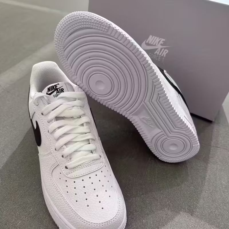 Air Force 1 must-valge Uunisex  – ajatu mugavus (CT2302-100)