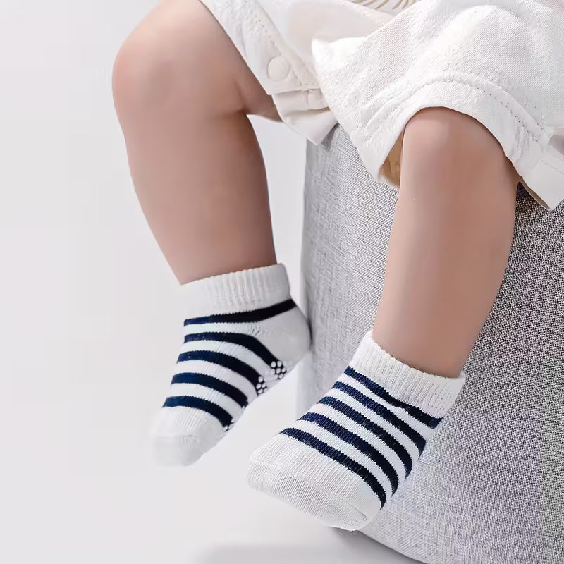 🧦 12-pakk libisemiskindlaid puuvillaseid beebisokke – turvalised, pehmed ja imearmsad iga sammu jaoks! 💛