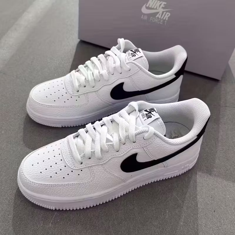 Air Force 1 must-valge Uunisex  – ajatu mugavus (CT2302-100)
