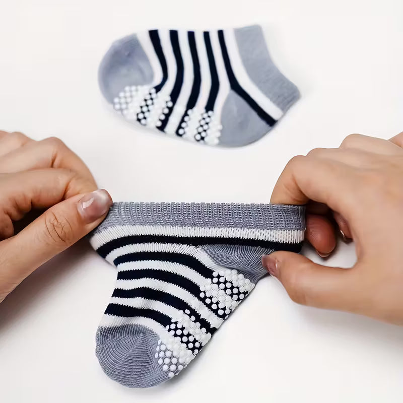 🧦 12-pakk libisemiskindlaid puuvillaseid beebisokke – turvalised, pehmed ja imearmsad iga sammu jaoks! 💛