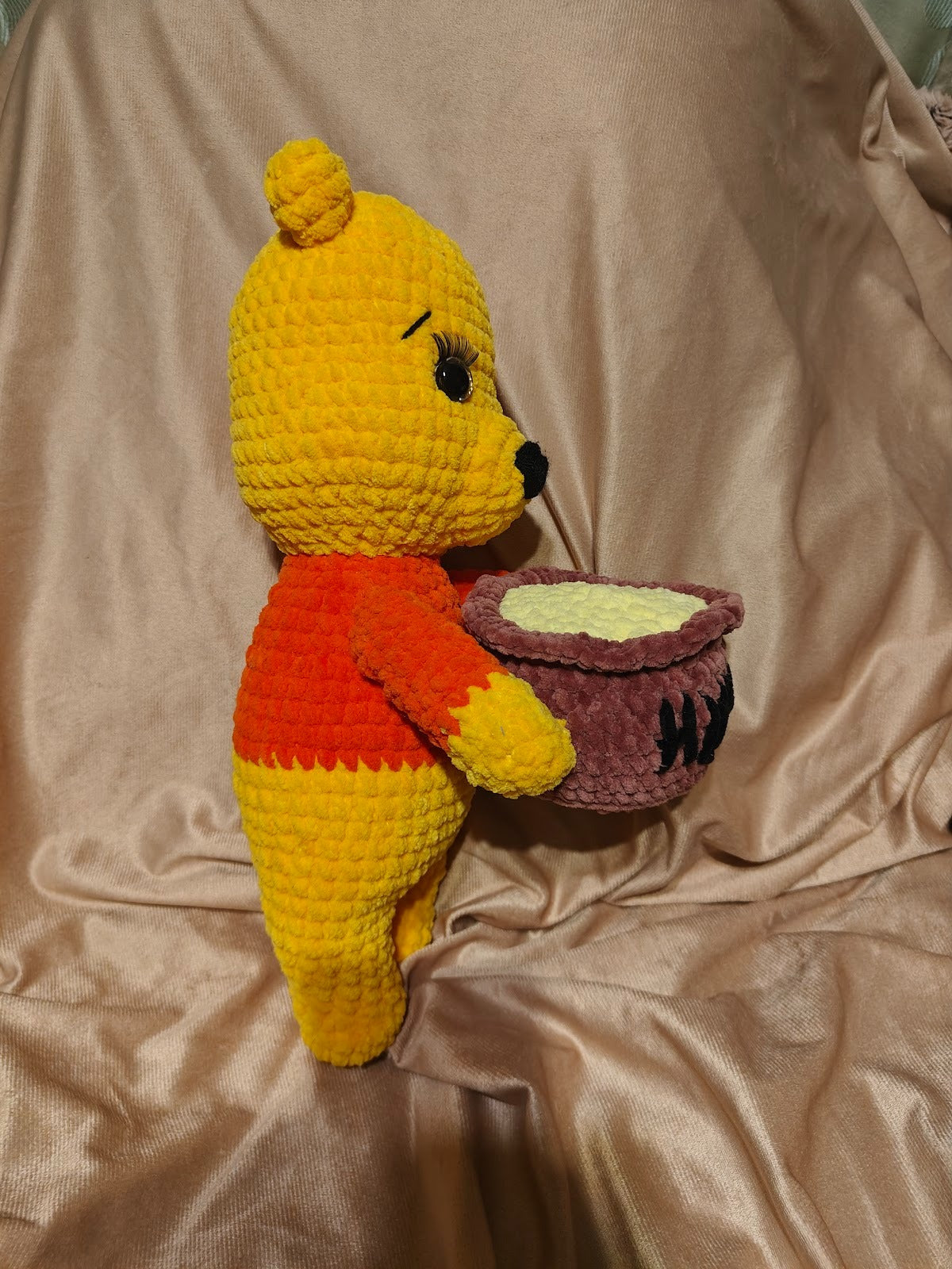 Käsitöö heegeldatud kaisuloom karupoeg Puhh