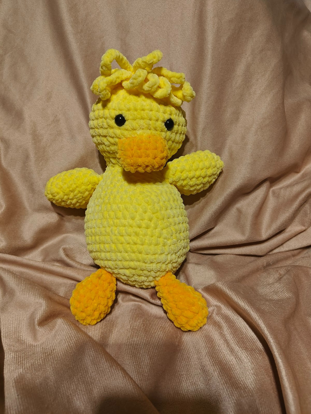 Käsitöö heegeldatud kaisuloom tibu