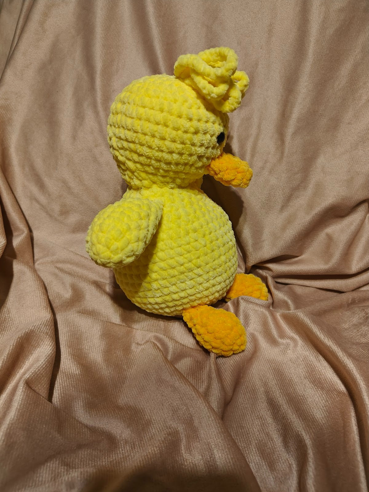 Käsitöö heegeldatud kaisuloom tibu