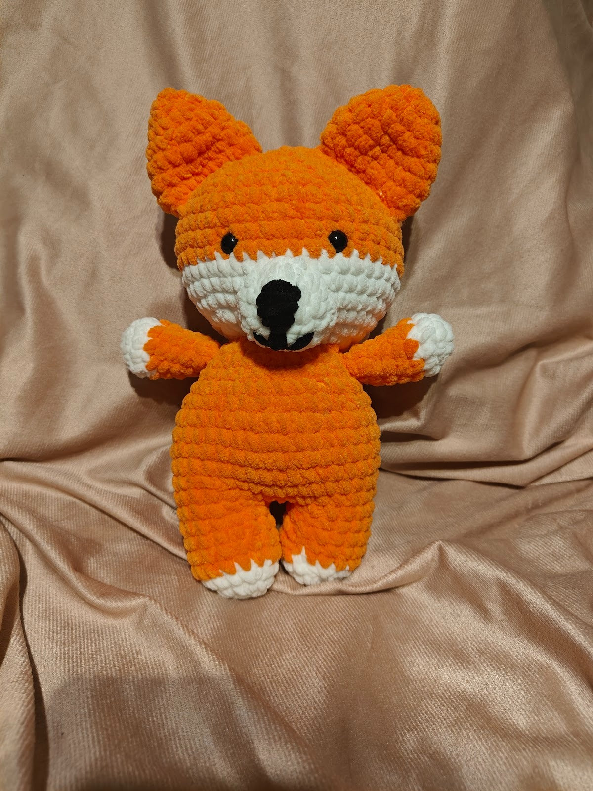 Käsitöö heegeldatud kaisuloom rebane